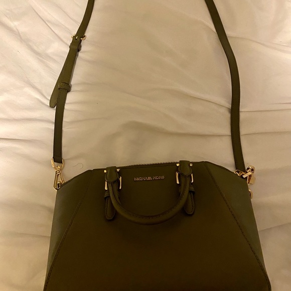Army green Michael Korea crossbody bag. - Picture 3 of 4